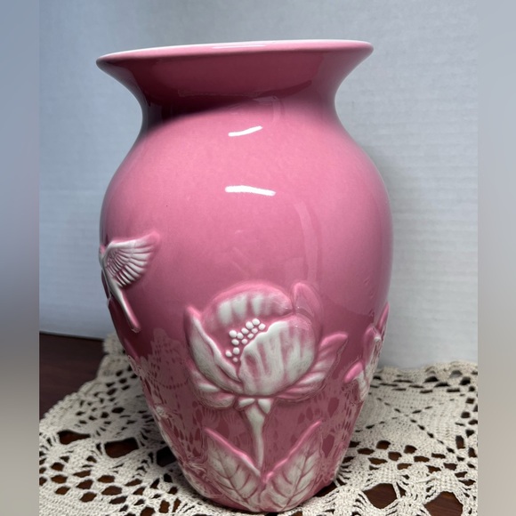 Teleflora Pink Ceramic Vase with White Rose & Hummingbird Relief – 9” Tall - Picture 8 of 12